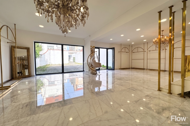 Commerce chaussée de Mons